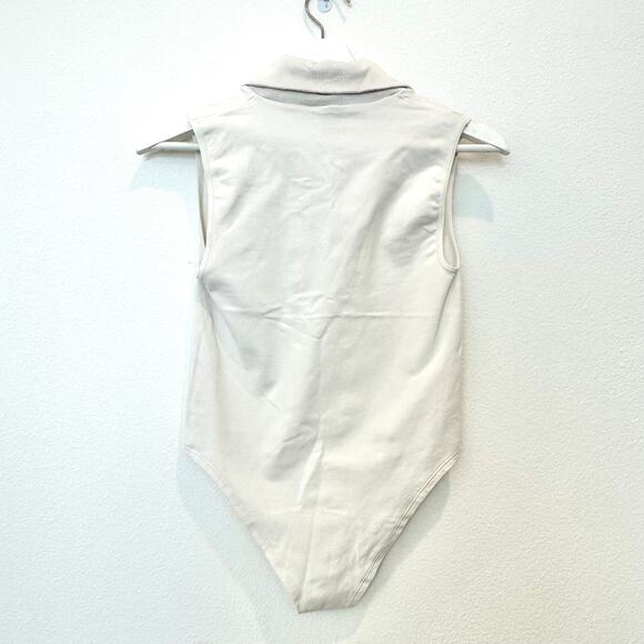 By Anthropologie white collared seamless deep v-neck sleeveless bodysuit S/M - Picture 3 of 4